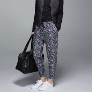 Lululemon Jet Crop Shimmy Shimmer Black and White Patterned Joggers Large